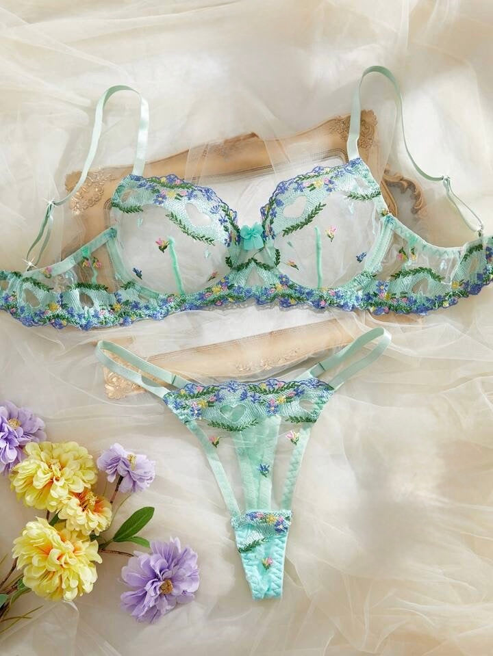Conjunto Verde Menta con Bordado Floral
