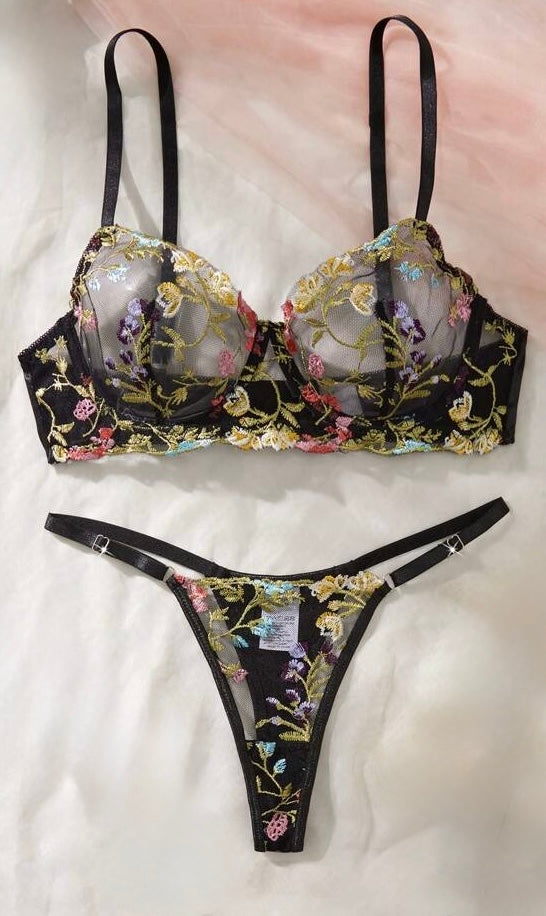 Lencería Negra con Floral Multicolor