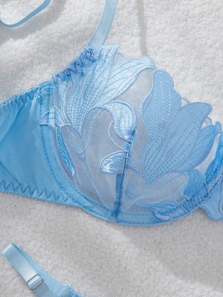Conjunto con Encaje Floral Transparente