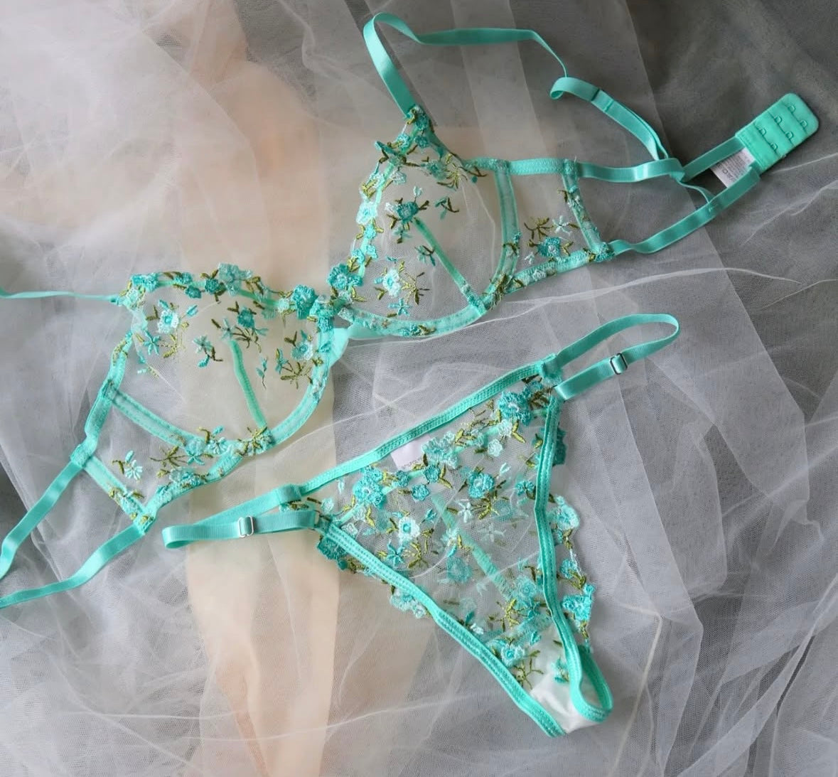 Conjunto de Lencería Floral