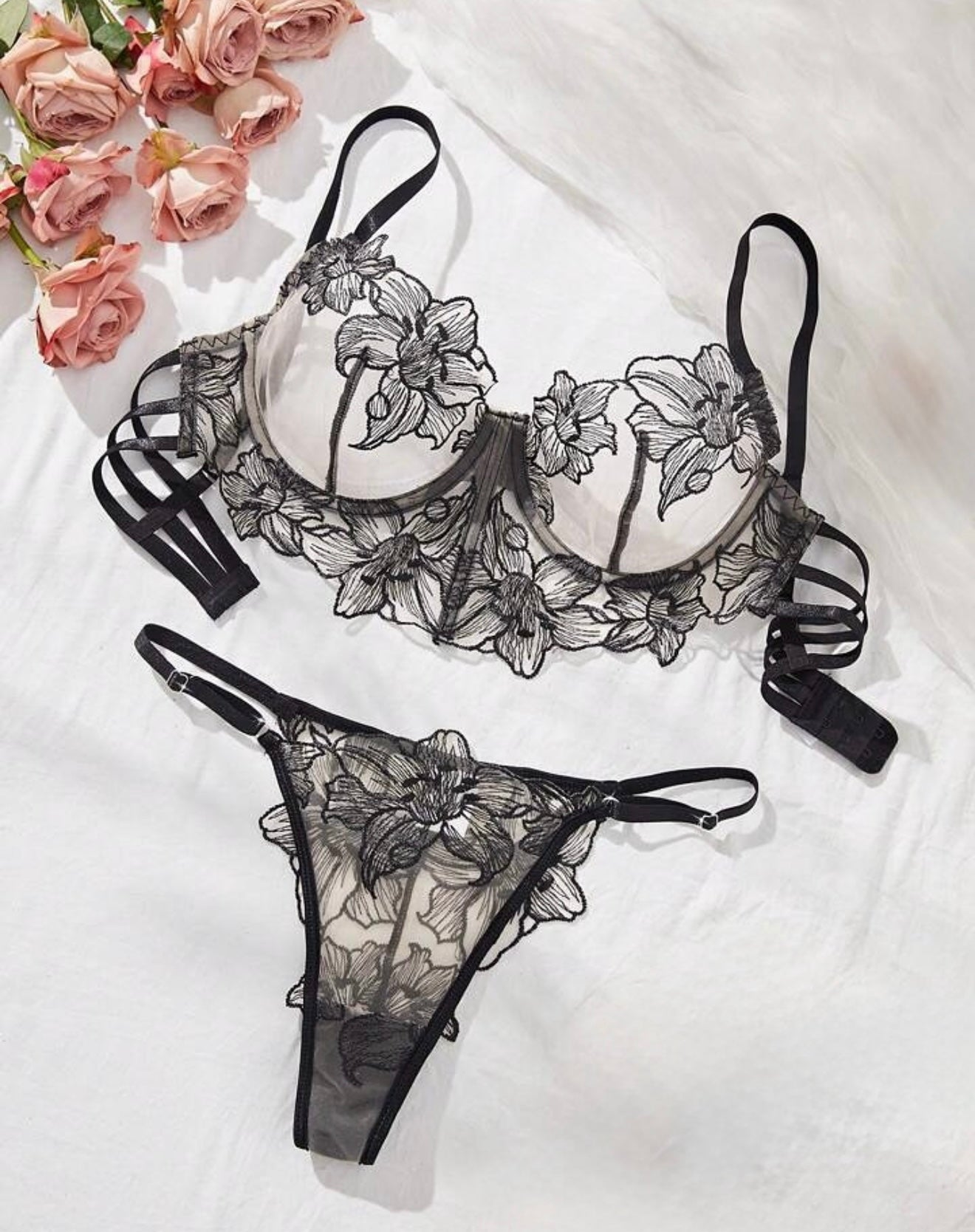Conjunto Negro Floral