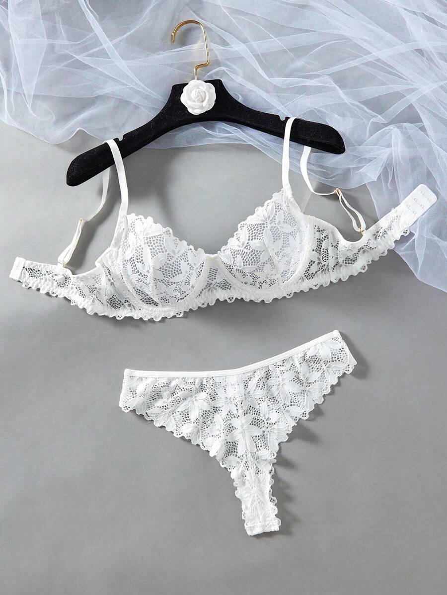 Conjunto blanco de encaje