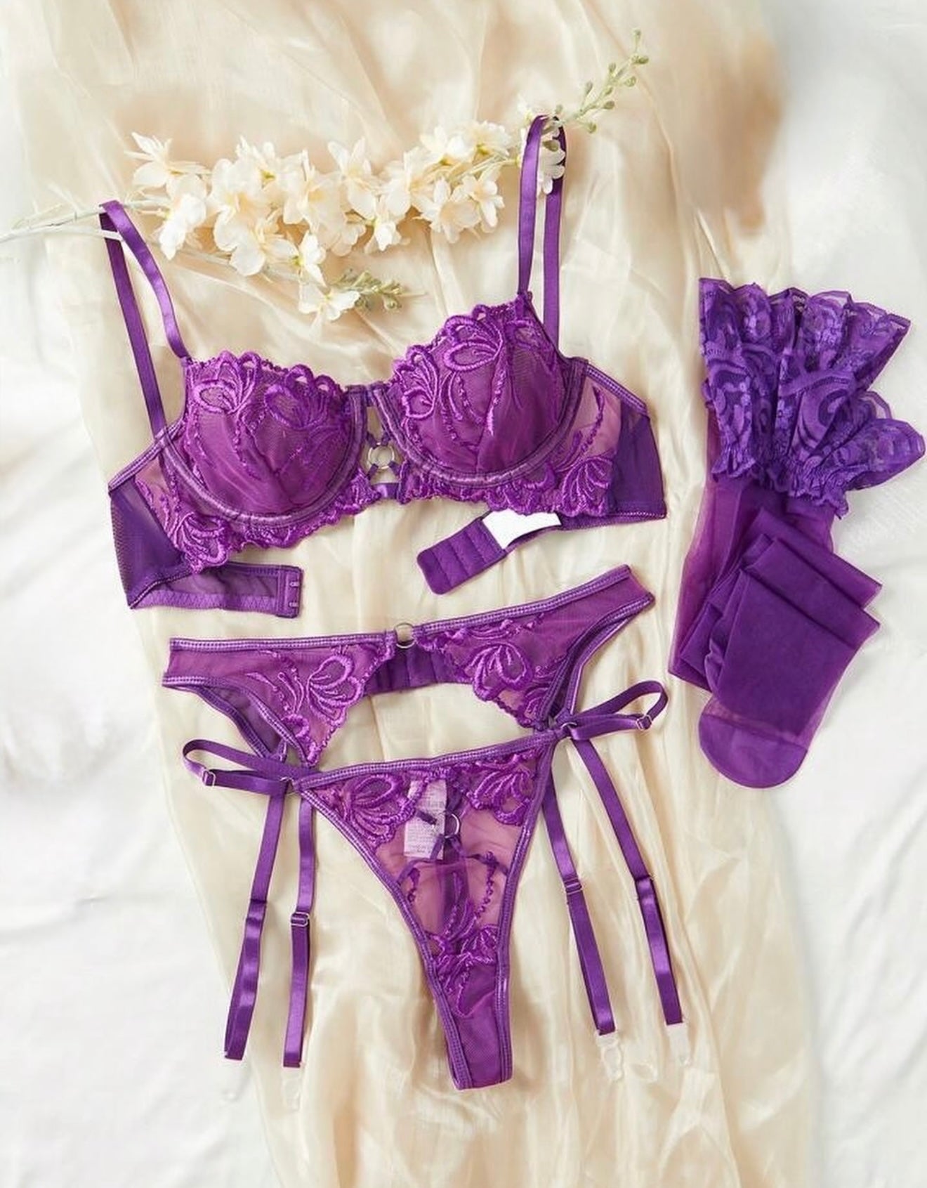 Conjunto con Medias y Liguero